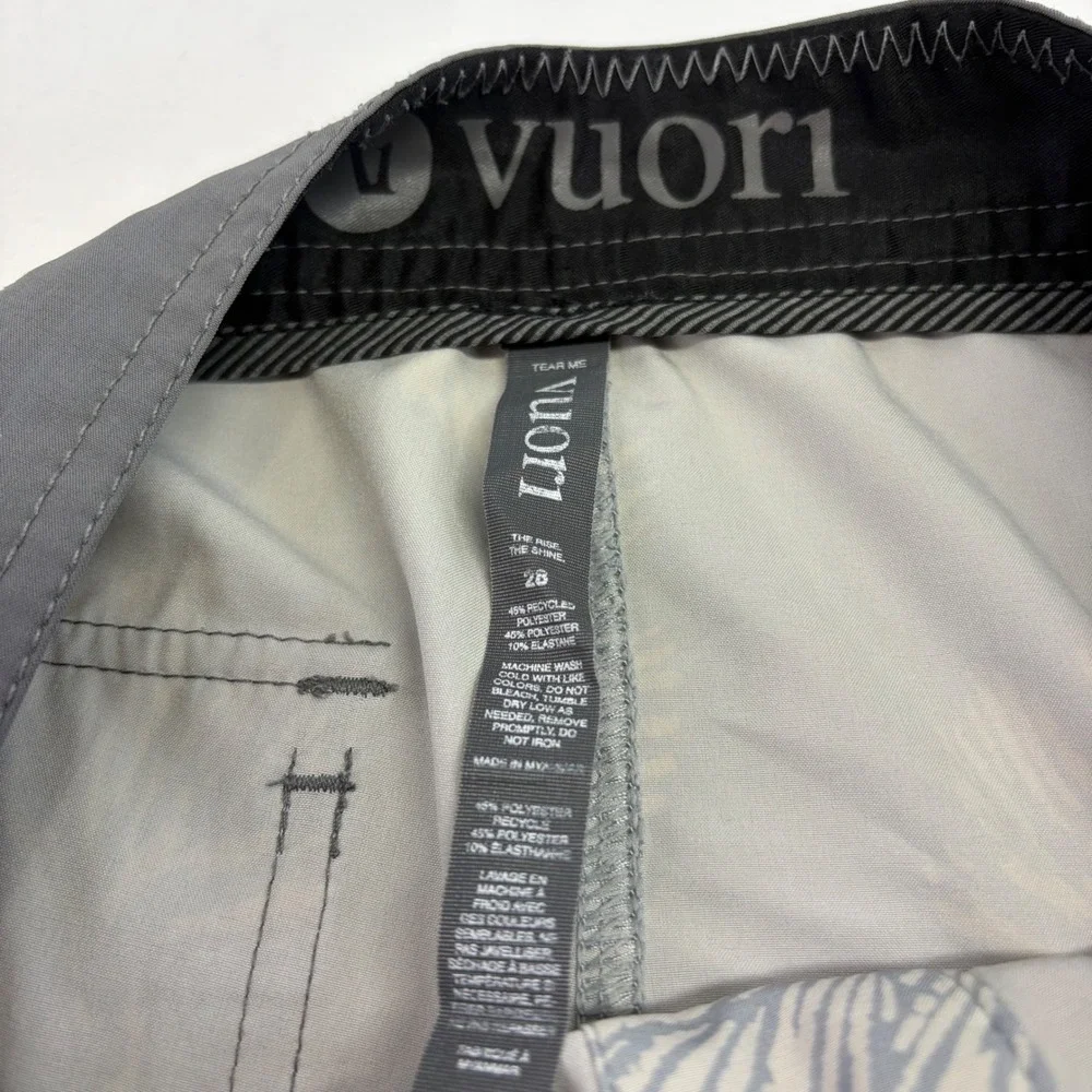 Vuori Cruise Board Shorts Mens 28 Grey Floral Performance Surf Beachwear